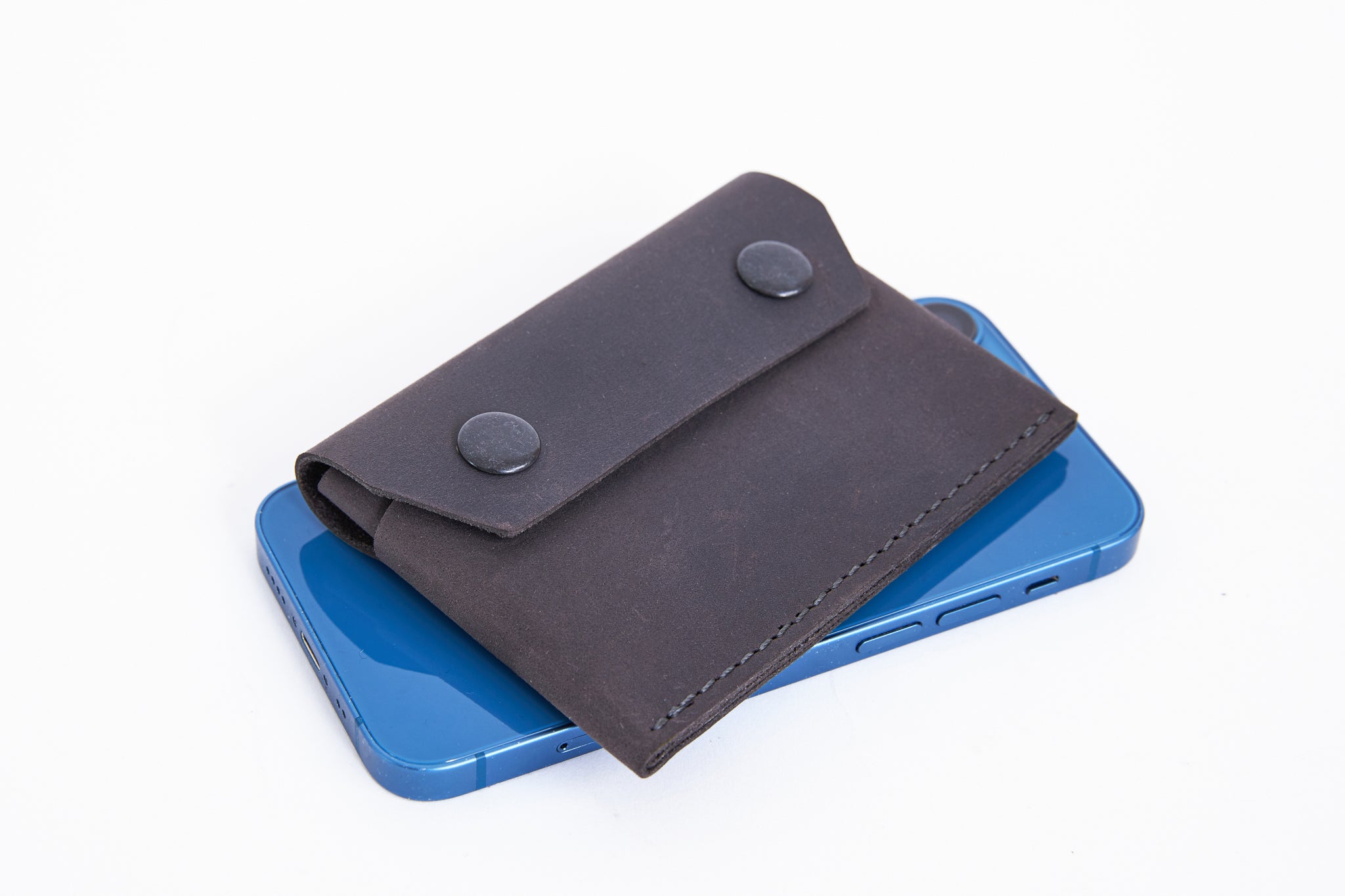 Leather wallet with AirTag slot HandCrafted