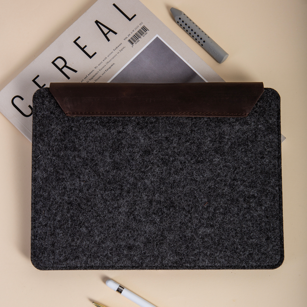 Dėklas iPad KEEP IT SNUG Xtra/ Rudas