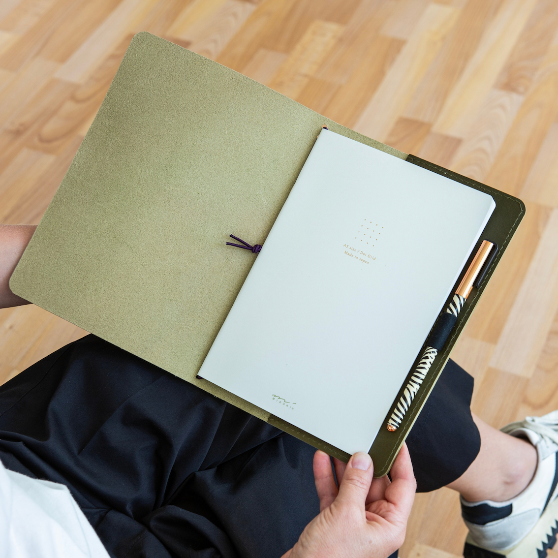 Personalizuota darbo knyga MINIMALIST/ Alyvuogių žalia