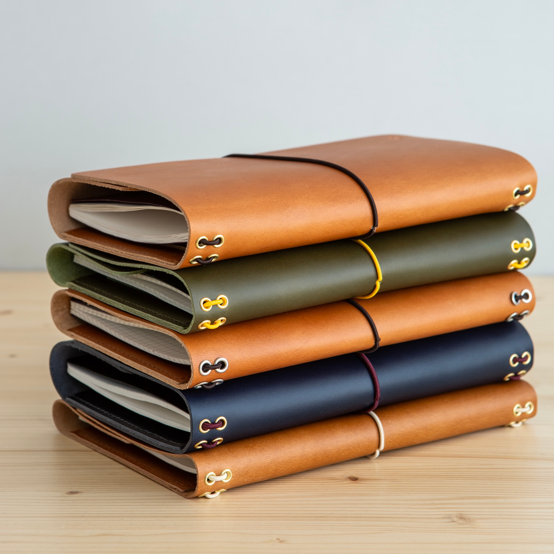 Trijų dalių odinė užrašų knygelė CARRY ALL/ Tamsiai mėlyna