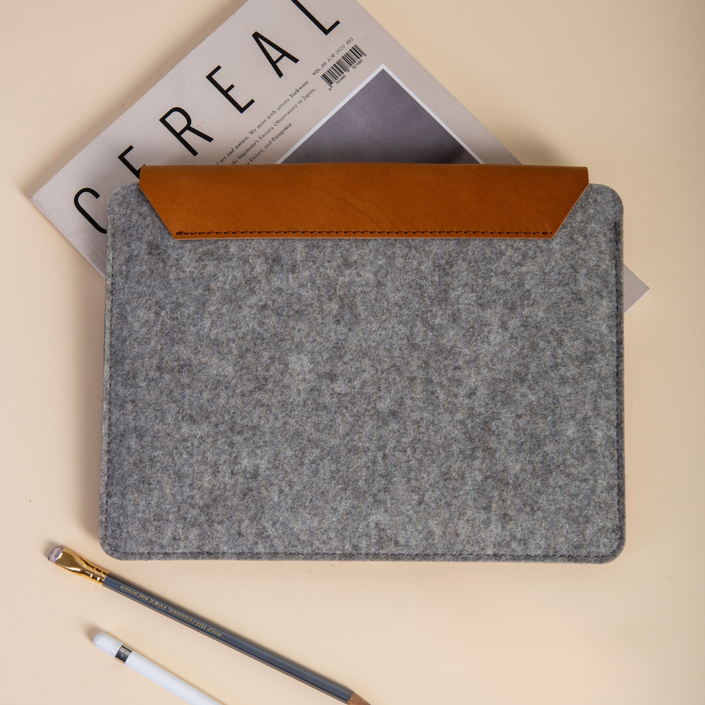 Dėklas iPad KEEP IT SNUG Xtra/ Šviesiai rudas