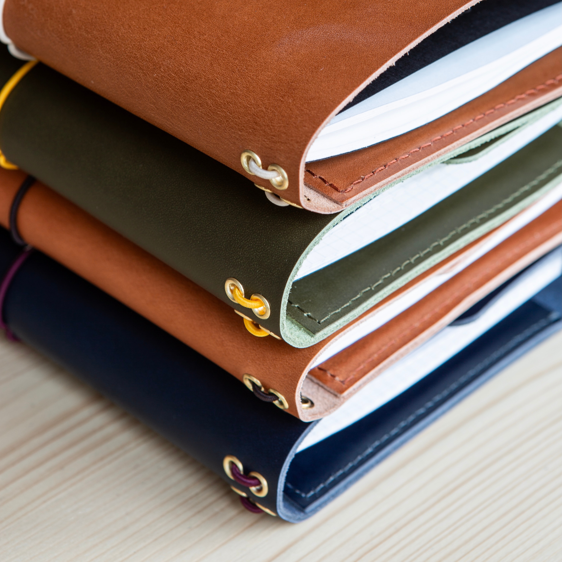 Trijų dalių odinė užrašų knygelė CARRY ALL/ Tamsiai mėlyna