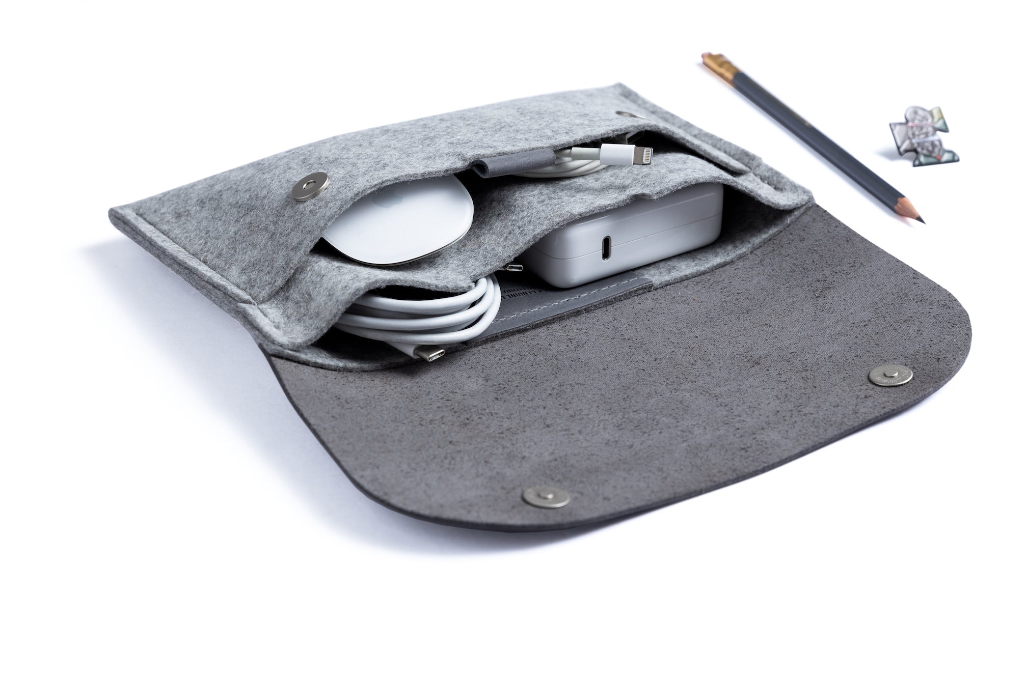 Luxury cabe organizer to store your charger, mouse, wires. Nice for travels as it is slim and lightweight.