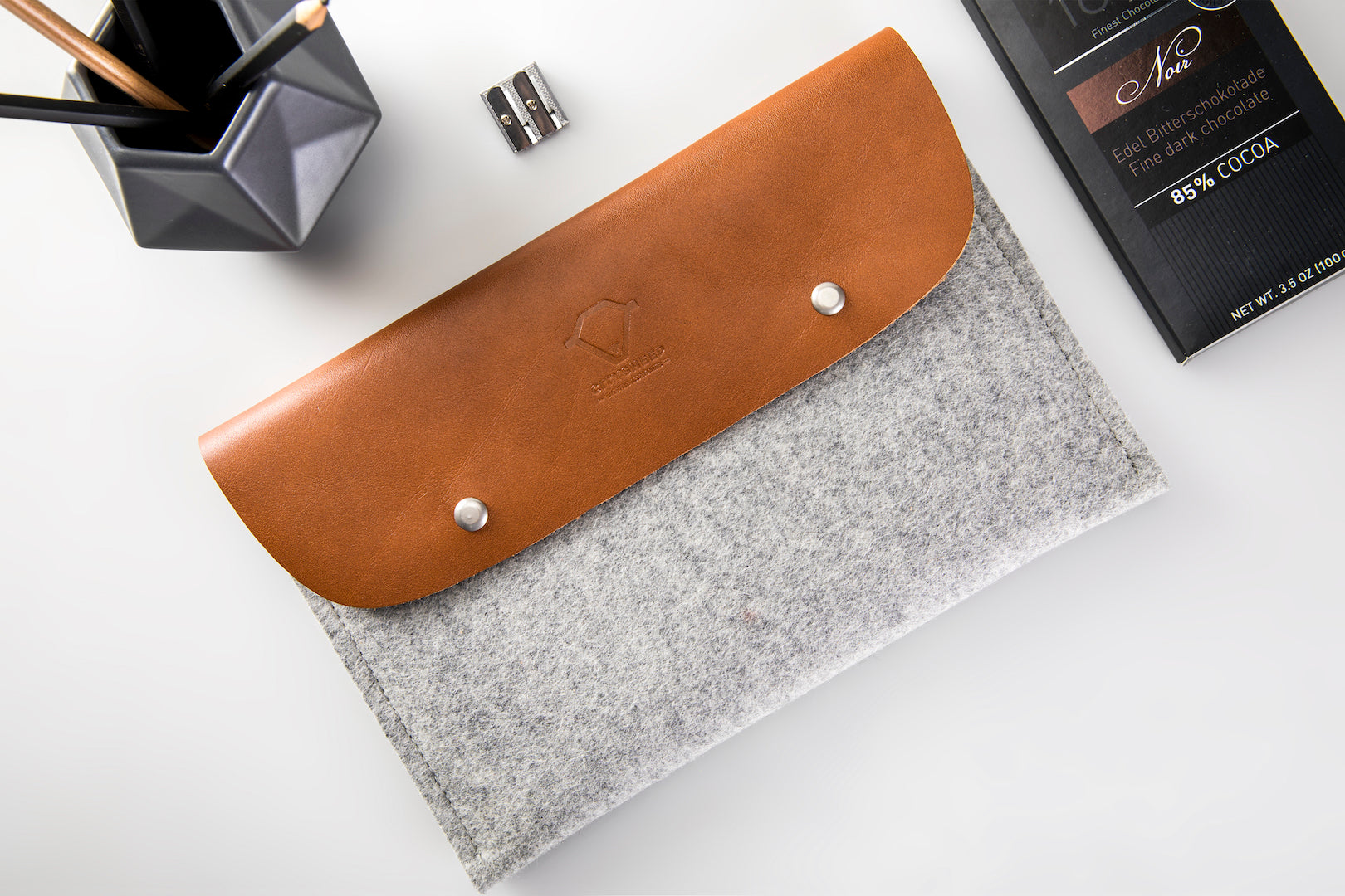 Leather iPad Air case, iPad Pro 11 case with magnetic closure and Apple pencil holder made from full grain leather and wool felt.